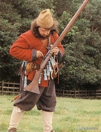 火绳枪发射视频,火绳枪能连续打几枪