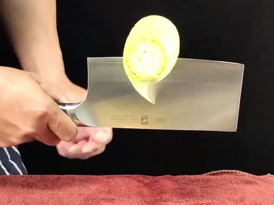 切玉米棒的妙招,切玉米小妙招爆款