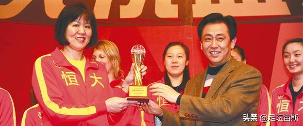 里皮教练带领恒大,力挺郎平