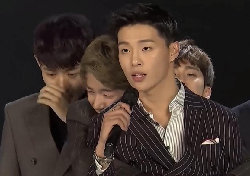 夏之光和肖战同框,夏之光哭了演唱会