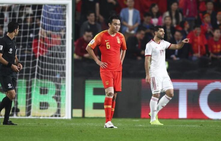 赛后郑智落泪完整视频,郑智哭泣采访球迷反应