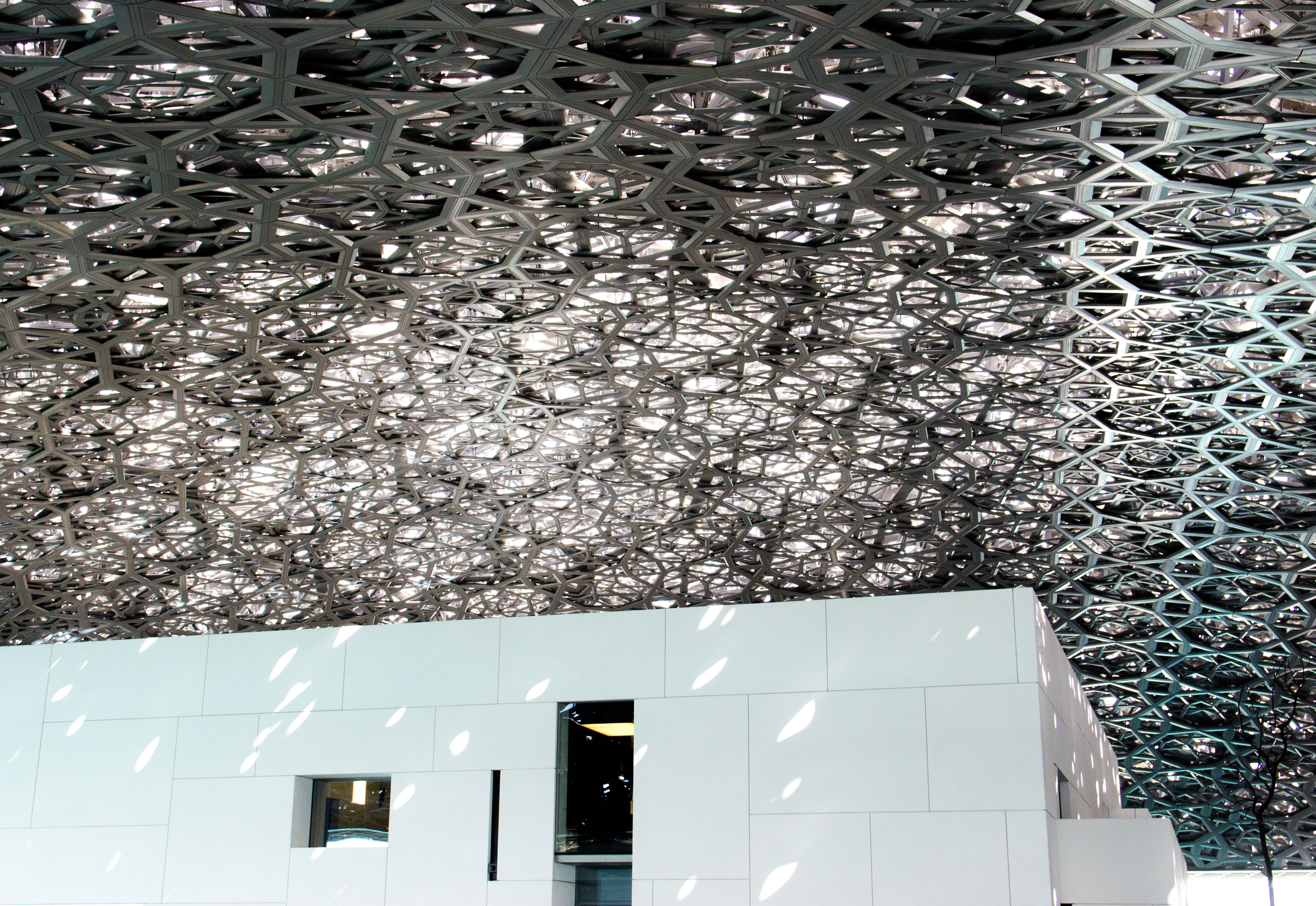 阿布扎比海上卢浮宫兵马俑,探秘阿布扎比卢浮宫