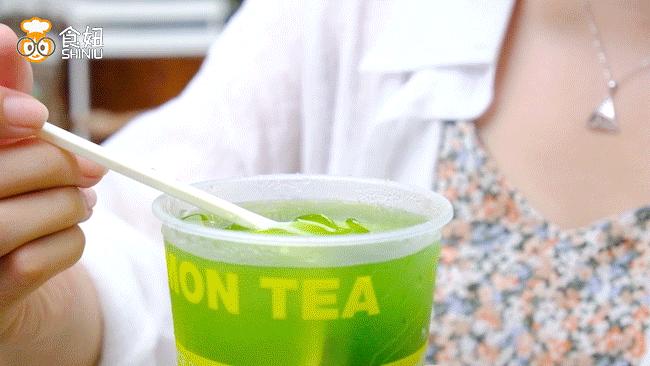 第一次用吸管嗦粉，挞柠「东南亚柠檬茶」好会玩