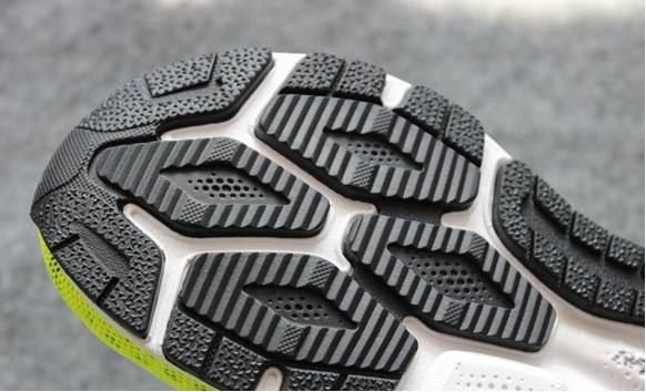 穿高帮鞋对脚踝有伤害,儿童夏天穿什么鞋不伤脚