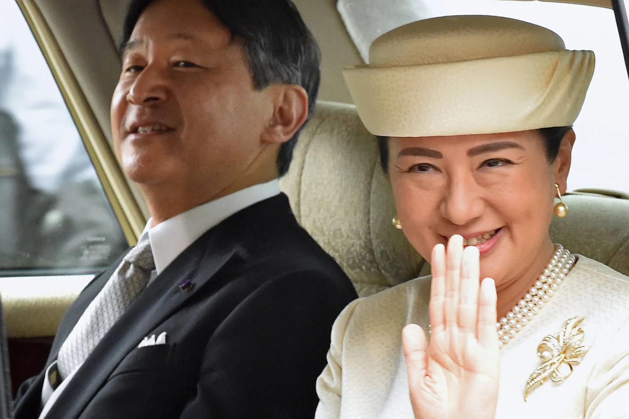 日本雅子皇后王冠,日本皇后雅子漂亮吗