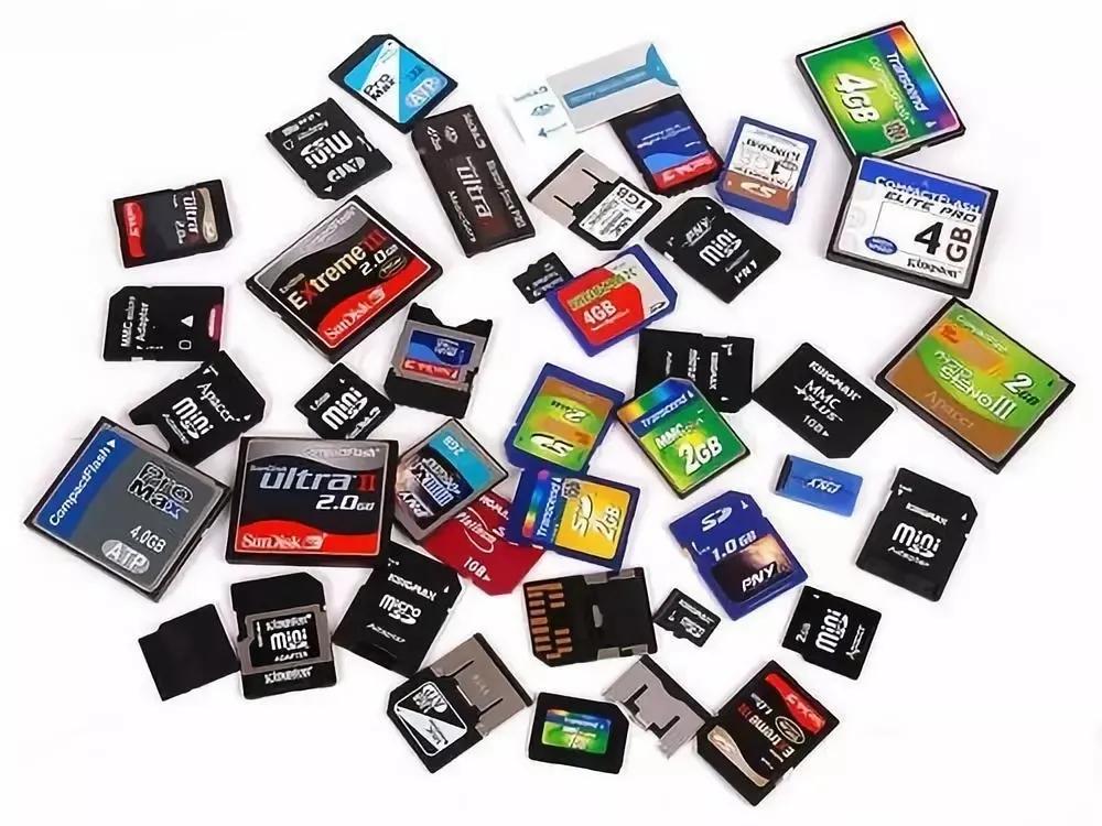 手机内存卡消失几年了,现在的手机内存卡和以前的一样吗