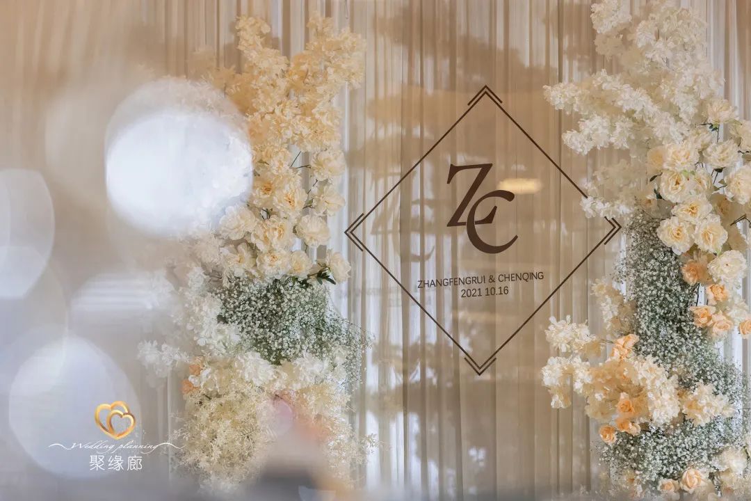 香槟色的寓意是我只钟情你一人,温柔的香槟轻奢婚礼