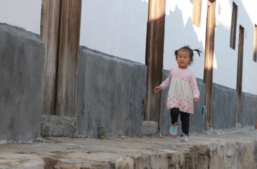 楹﹀厓鎽勫奖,楹﹀厓瑙嗛