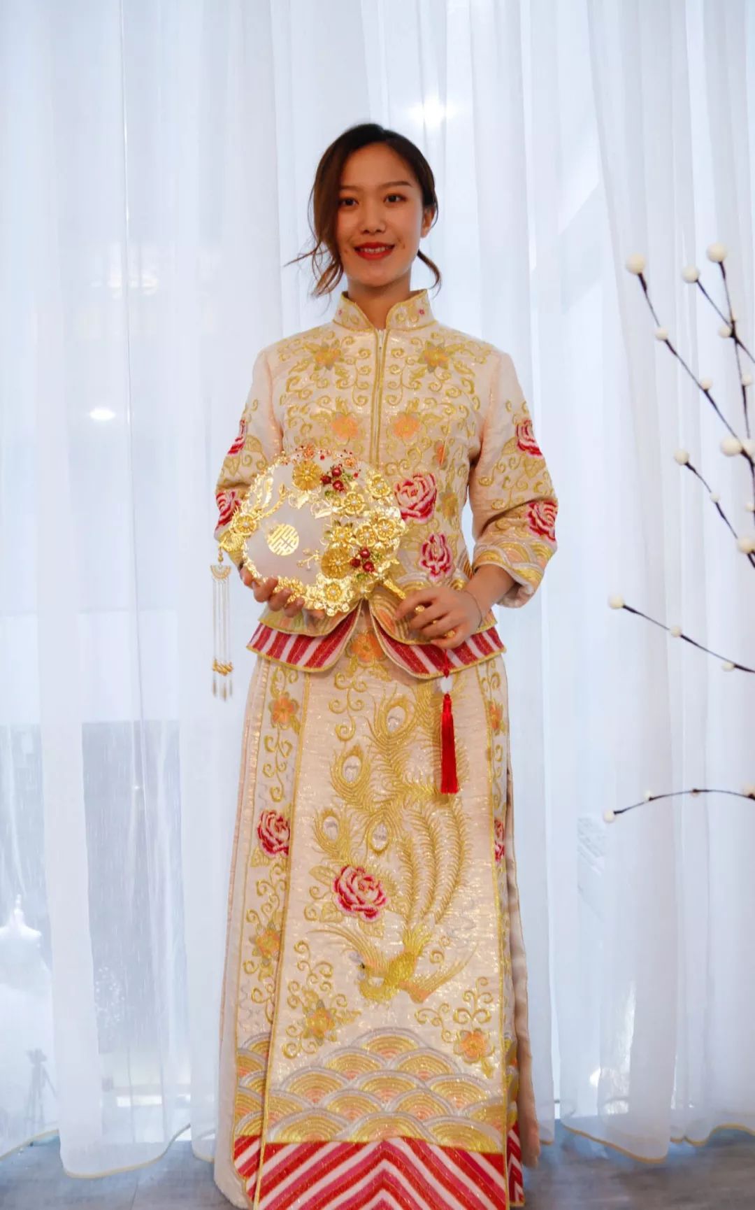 圆每个妹剂C的公主梦，这家店现在婚纱免费试，饮品+蛋糕请你食