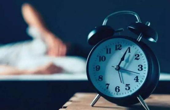 睡眠呼吸暂停综合征与心血管疾病,早醒和睡眠少和心血管有什么关系