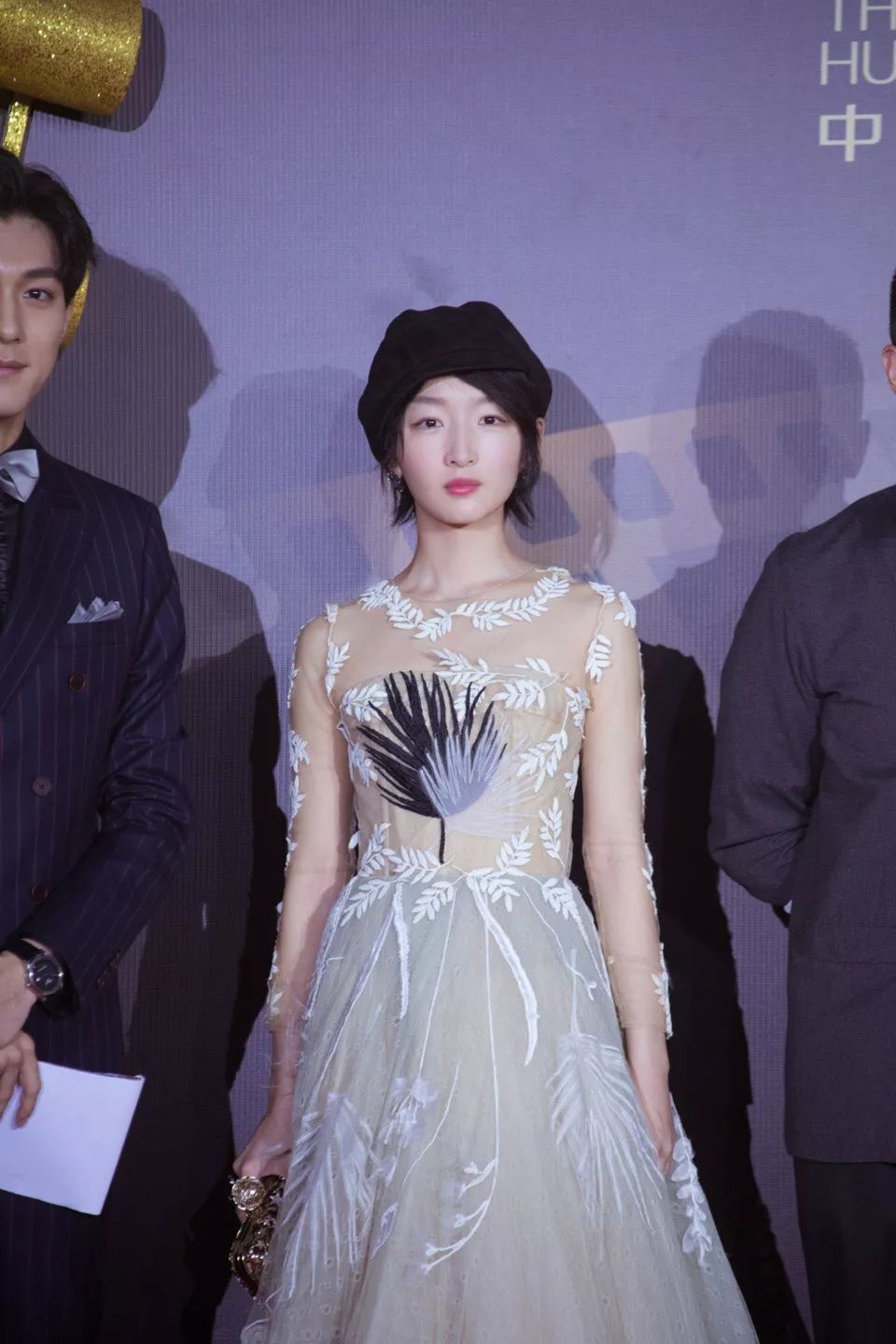 周冬雨变美女,周冬雨变好看了