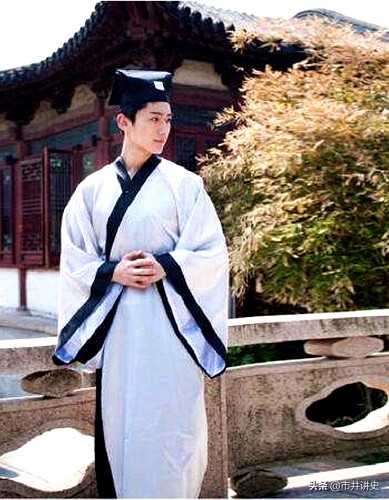 清代桂林男子艳遇女郎身染麻风病，却巧饮蛇酒治病，成就好姻缘