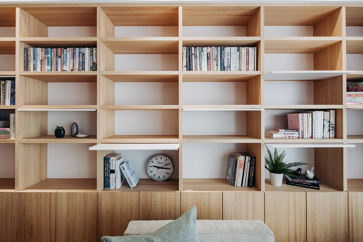 在日式原木家里，冲煮一杯咖啡，和猫一起度过漫漫时光