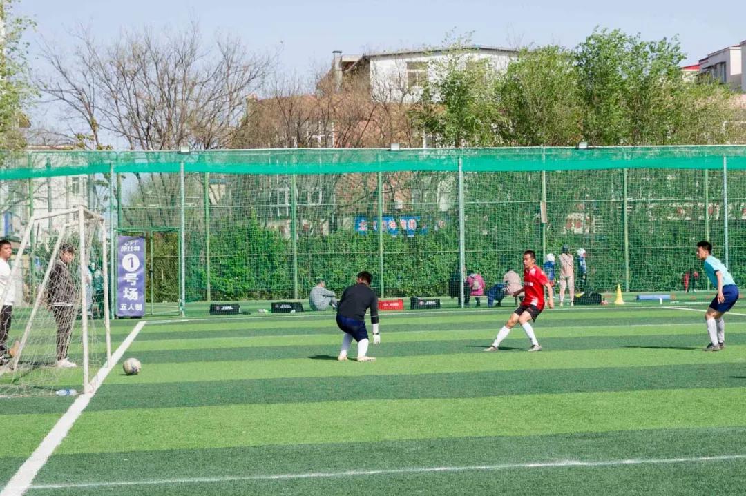 草根球员故事,足球老将的故事简介