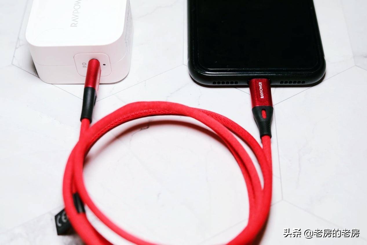 告别大砖块,拥抱小麻将,打火机大小的MBP充电头实用评测