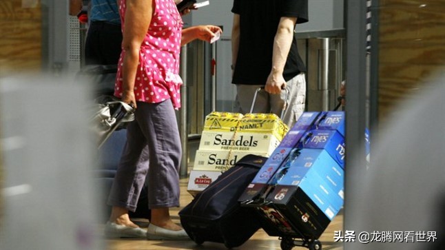 「龙腾网」以色列人提问：你能仅凭游客行为分辨出他们的国籍吗？