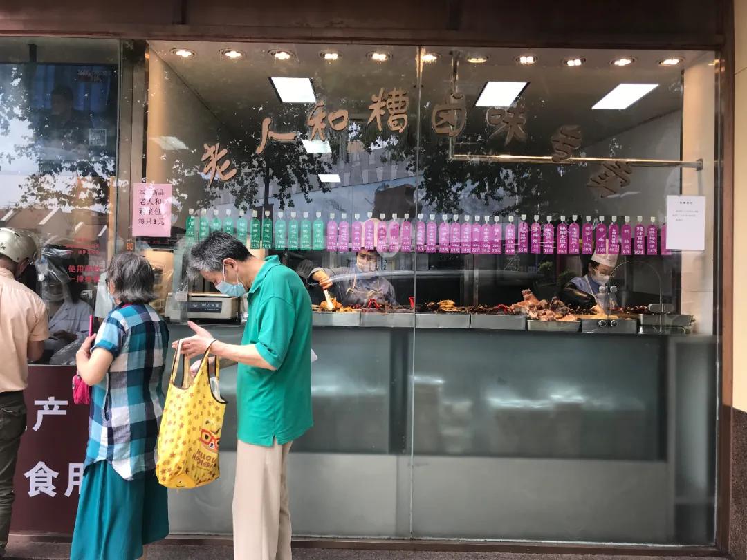 这一段淮海路是怎么变成“土味顶流”的