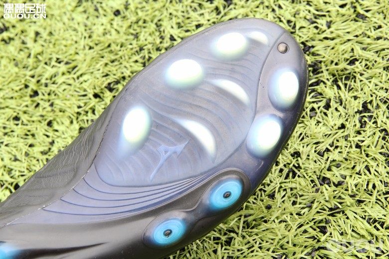 美津浓rebula3v2,美津浓rebulav1怎么样