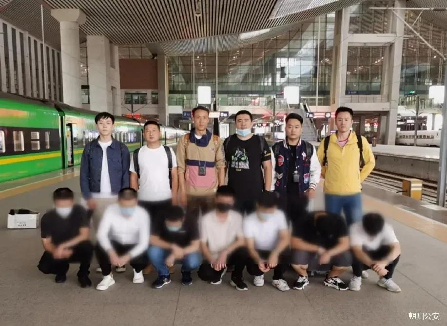 网上小偷,小偷入室盗窃门自动打开