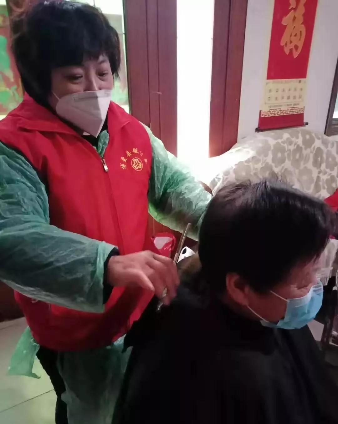 巾帼志愿者抗击疫情,市妇联巾帼抗疫志愿者先锋队