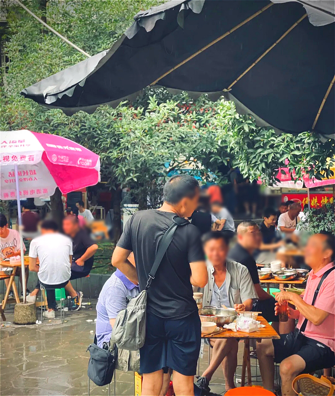 万象新城巴适冒烤鸭,正宗成都冒烤鸭