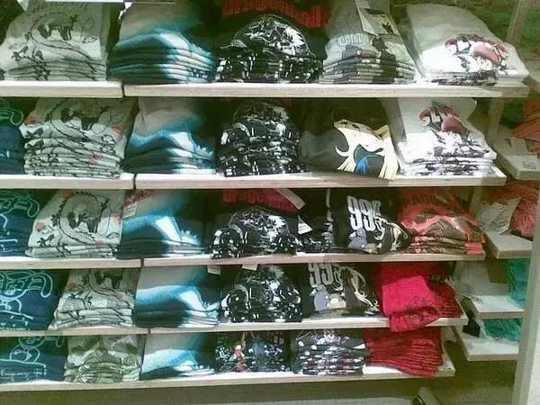 联名优衣库疯抢,疯狂购买优衣库