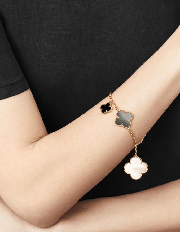 幸运之神四叶草,四叶草项链各种颜色寓意