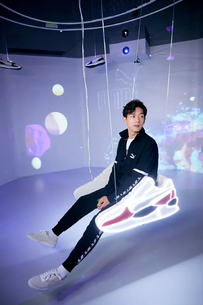 李现穿蓝色西装,李现西装也帅得一塌糊涂