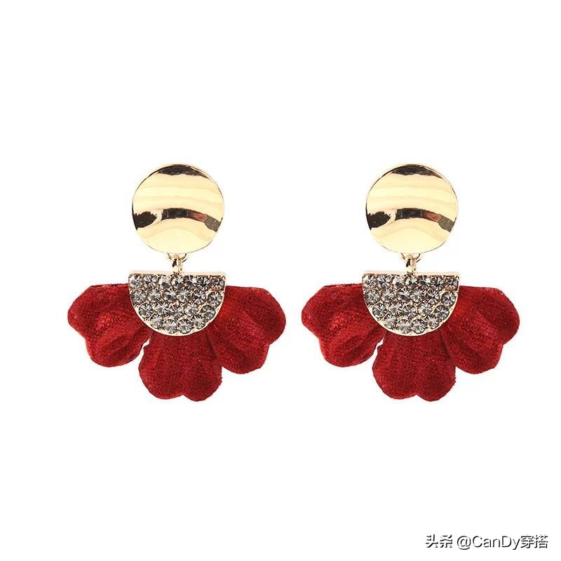 穿新衣迎新春,穿新衣拜大年