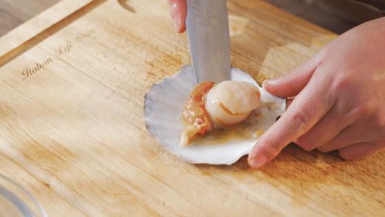 烤蒜蓉粉丝扇贝的做法视频教程,锡纸蒜蓉粉丝烤扇贝烤箱的做法