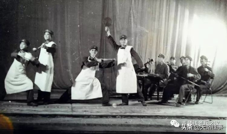 文艺兵跳芳华,文艺兵芳华话剧