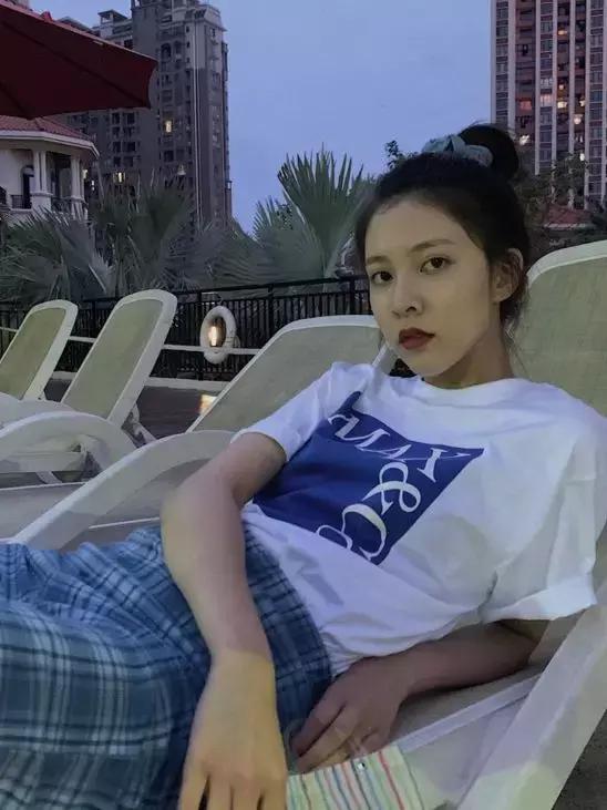 比欧阳娜娜好看的衣服,95后小花欧阳娜娜