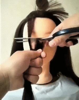 自己在家剪头发又染头发,在家自己给小女孩剪头发