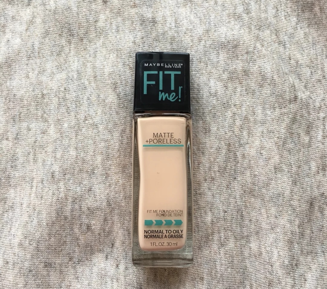 妙巴黎果疗粉底液粉质细腻,适合贫民窟女孩油皮粉底液