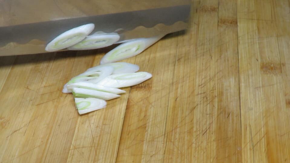 炒大虾需要提前焯水吗,大虾是直接炒还是焯水