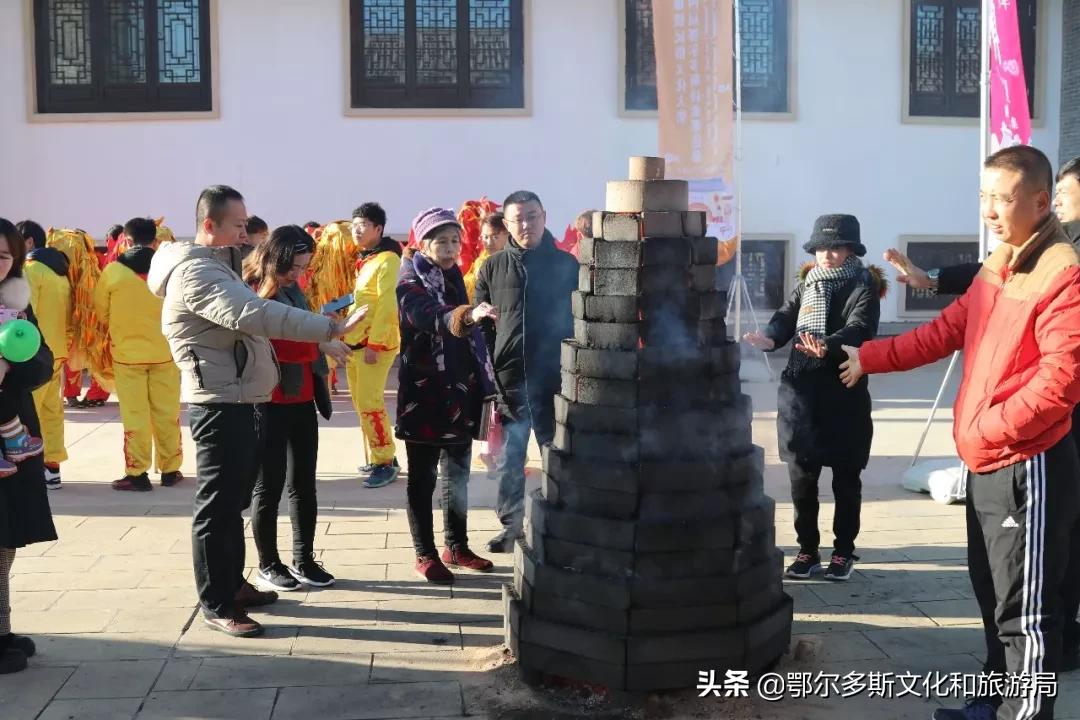 转九曲猜灯谜，赏民俗听老腔，约网红品美食到康镇~