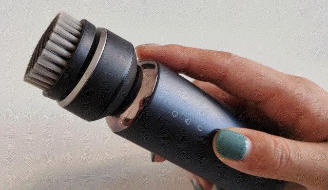 脖子和下巴上的胡子有必要刮吗,下巴的胡子怎么用手动剃须刀刮