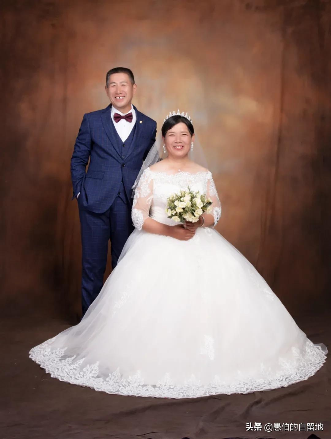 家人照顾脑梗老父亲真实的视频,老爸得了脑梗变得跟孩子样