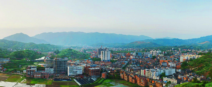 重庆巫山县地形最平坦的镇,和奉节接壤,场镇规模居县内前茅