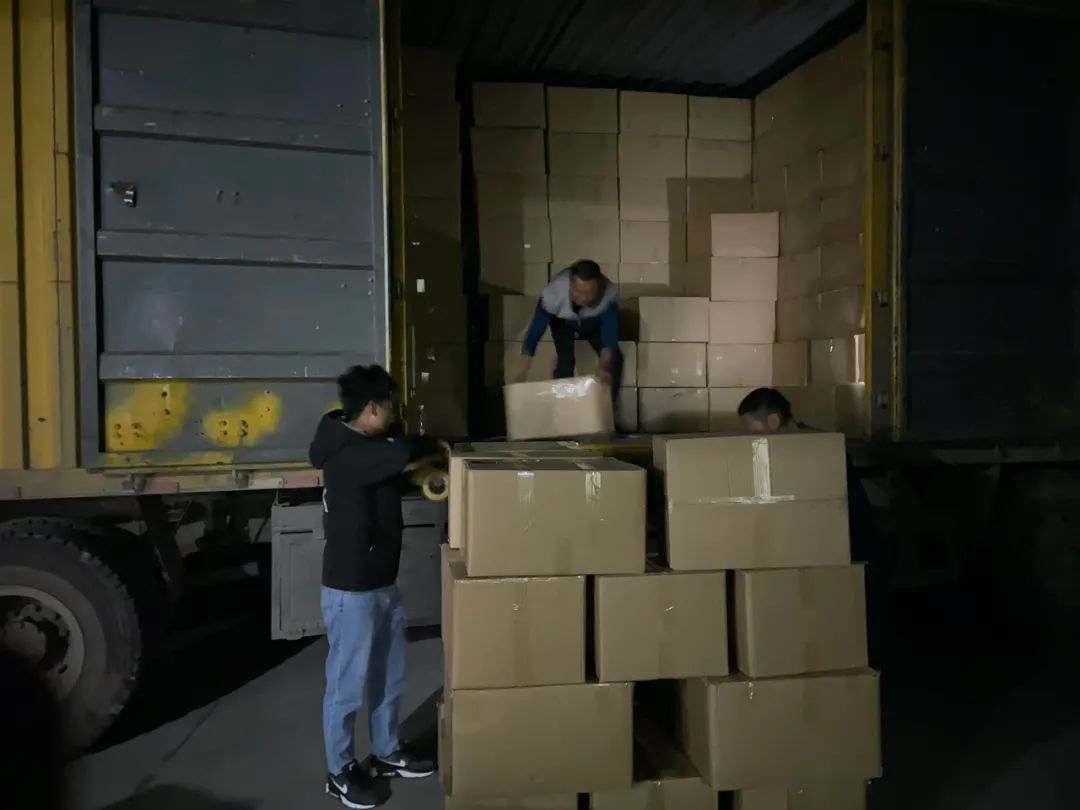 一个口罩卖300万,一个口罩商人亏1700万