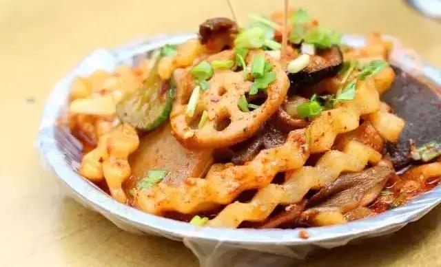 乐山大佛为何不属于石窟,乐山不止有大佛还有美食