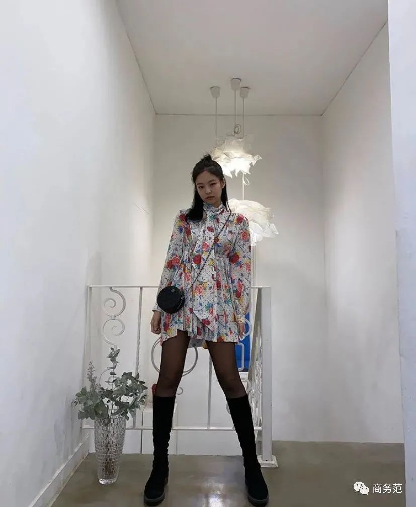 权志龙和jennie约会穿什么鞋,权志龙与jennie的穿搭