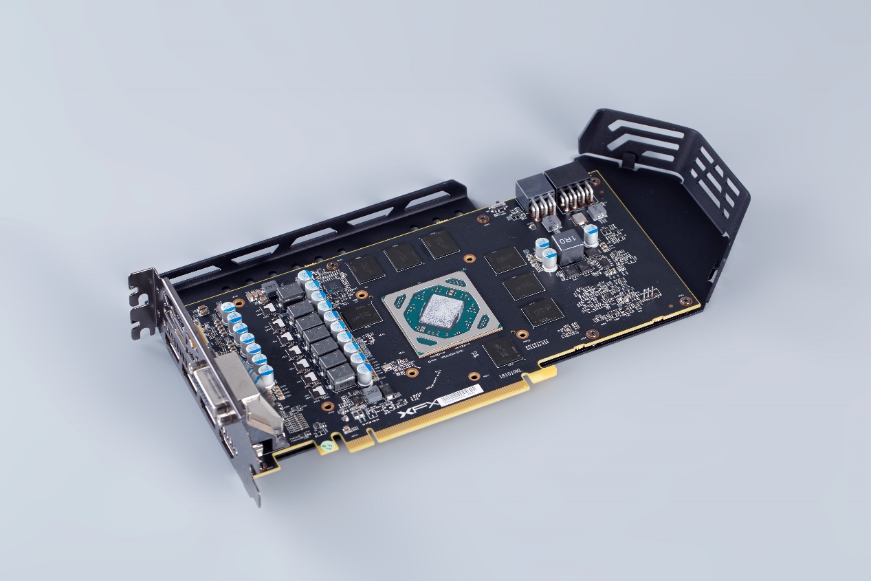 你如何评价amdrx590显卡,amdrx590相当于现在什么显卡