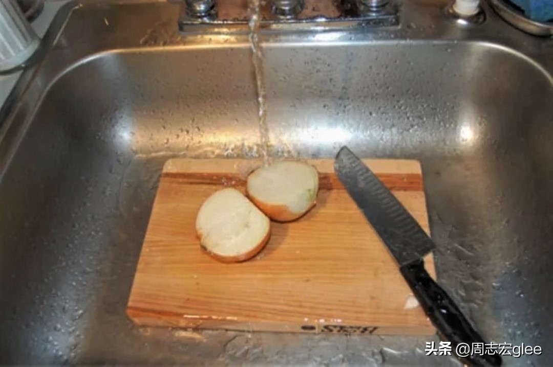 切洋葱怎样避免泪流满面,切洋葱怎么才能不流泪