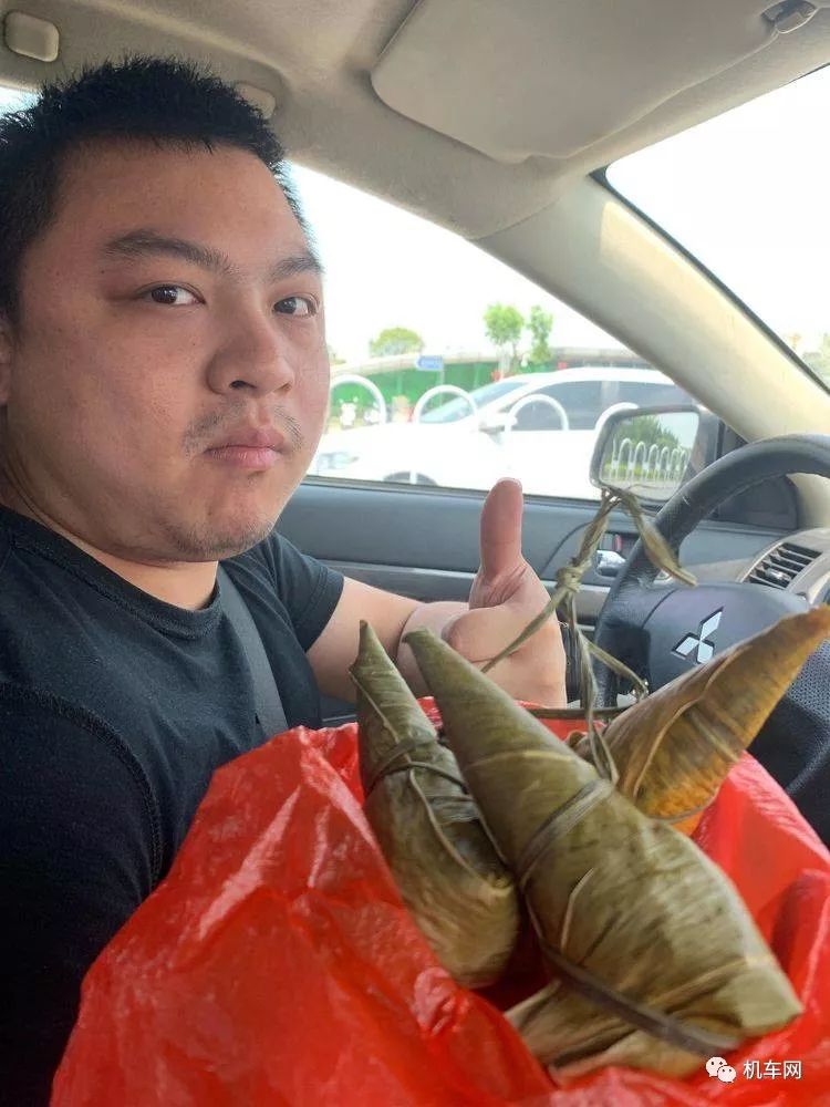 妹子，你骑190的男朋友已经在路上啦