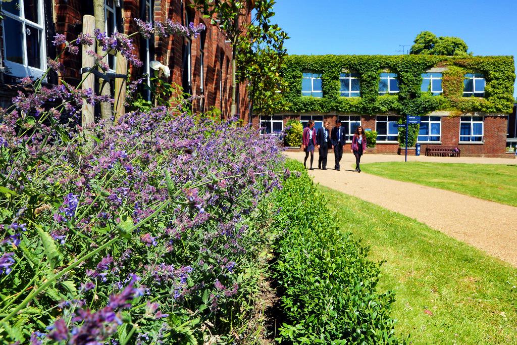 英国有多少所公学,英国十大顶级公办公学