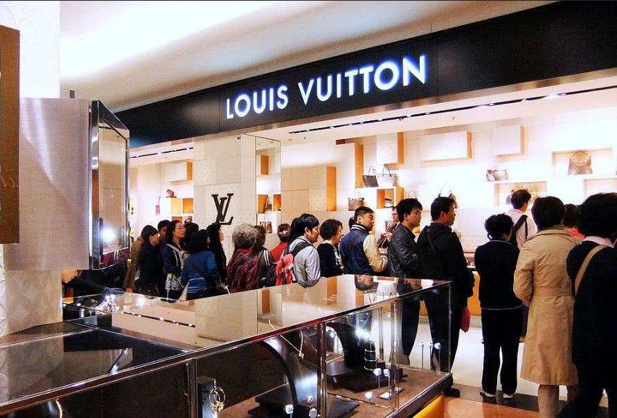 明明是中国制造的商品，国人为什么要去国外疯狂扫货？