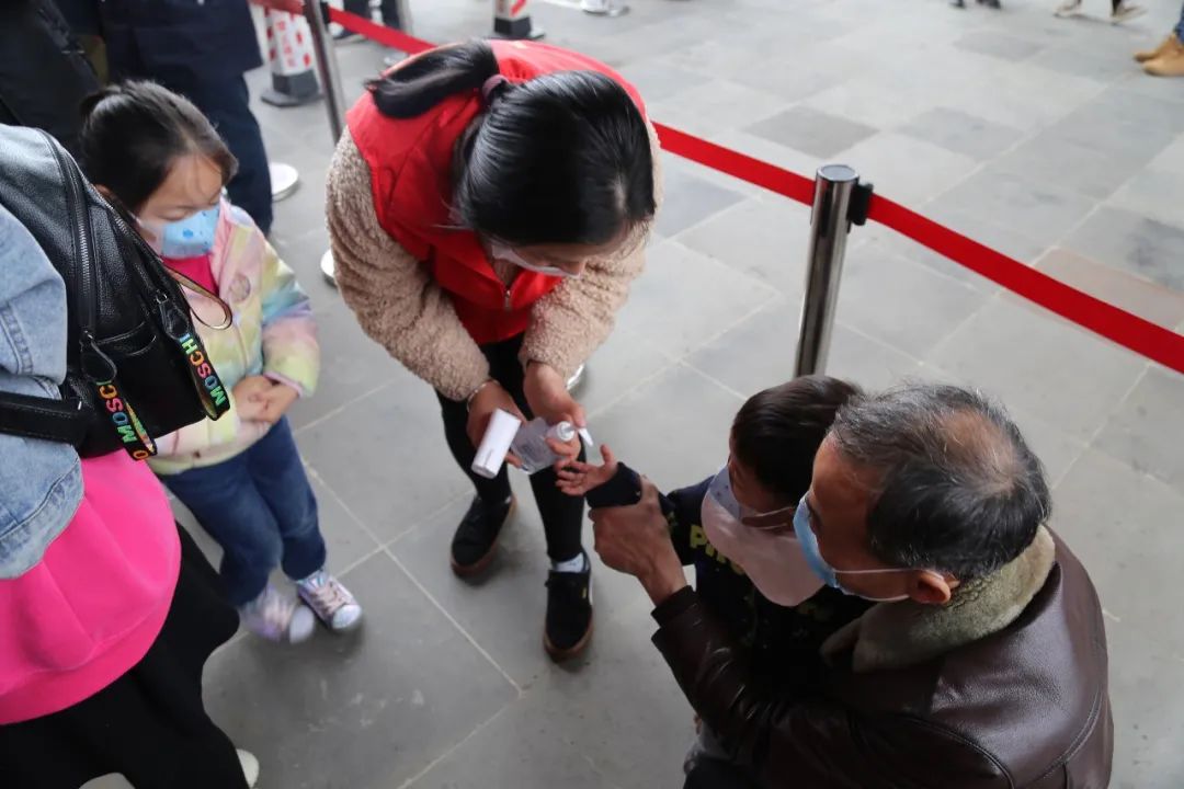 穹窿山国家森林公园接待游客,穹窿山景区旅游感受