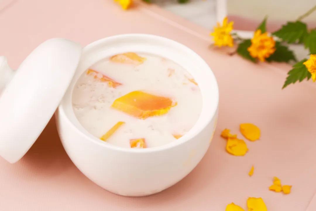 炎炎夏日不如做份甜品消消暑吧,夏日消暑甜品美味的红糖冰粉