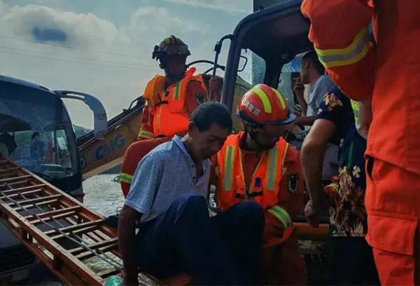 误入武汉的大连小伙火的视频,误入武汉的大连小伙抖音号